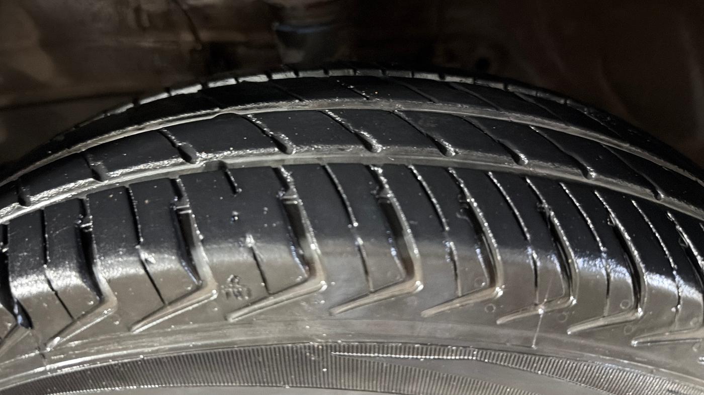 2024 Maruti Alto K10 LXI, Petrol, Manual, 25,924 km, Left Front Tyre Tread