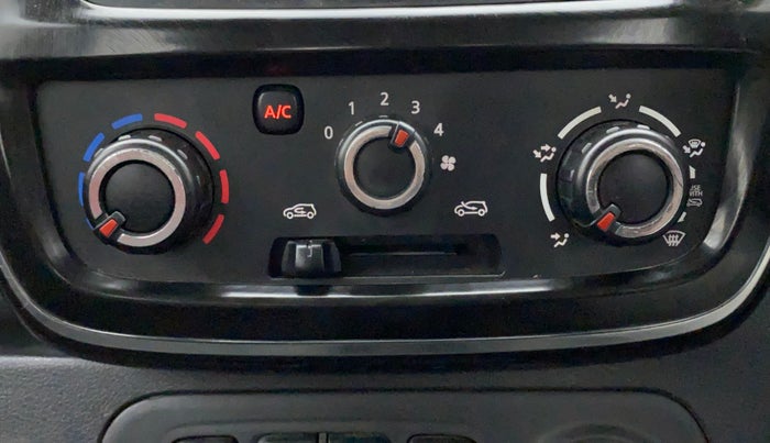 2016 Renault Kwid RXT 1.0 (O), Petrol, Manual, 42,460 km, Dashboard - Air Re-circulation knob is not working