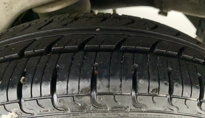 2012 Maruti A Star LXI, CNG, Manual, 80,256 km, Left Rear Tyre Tread