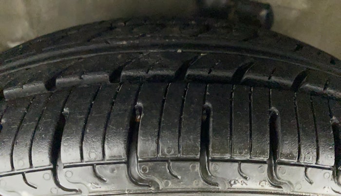 2012 Maruti A Star LXI, CNG, Manual, 80,256 km, Left Front Tyre Tread