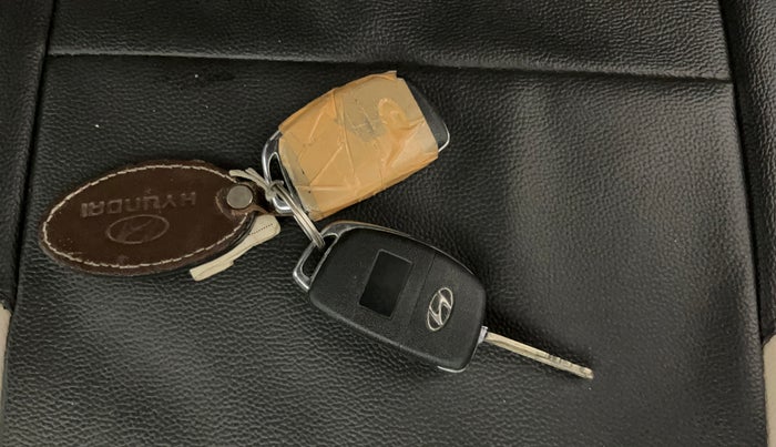 2014 Hyundai Xcent S 1.2, Petrol, Manual, 39,188 km, Key Close Up