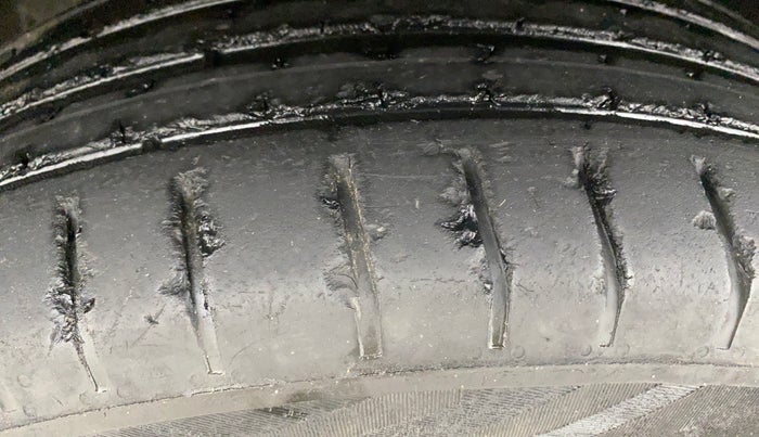 2023 Tata PUNCH CREATIVE AMT 1.2 RTN DUAL TONE, Petrol, Automatic, 24,114 km, Left Front Tyre Tread