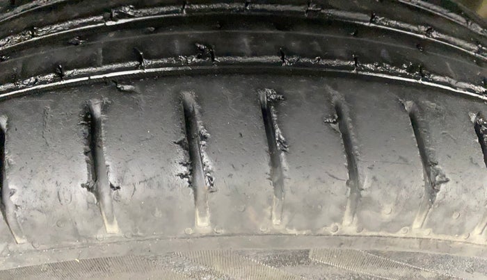 2023 Tata PUNCH CREATIVE AMT 1.2 RTN DUAL TONE, Petrol, Automatic, 24,114 km, Right Front Tyre Tread