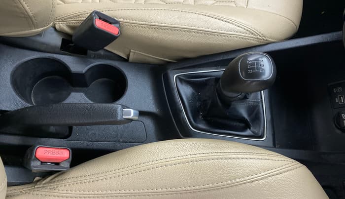 2017 Hyundai Elite i20 SPORTZ 1.2, Petrol, Manual, 80,277 km, Gear Lever