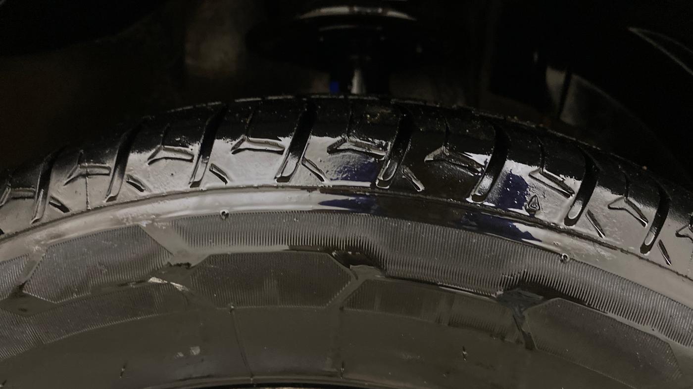 2021 Maruti XL6 ALPHA AT, Petrol, Automatic, 1,16,186 km, Right Front Tyre Tread