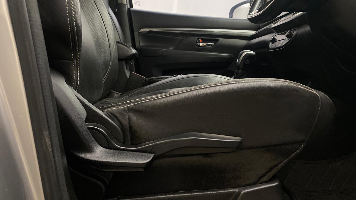 2021 Maruti XL6 ALPHA AT, Petrol, Automatic, 1,16,186 km, Driver Side Adjustment Panel