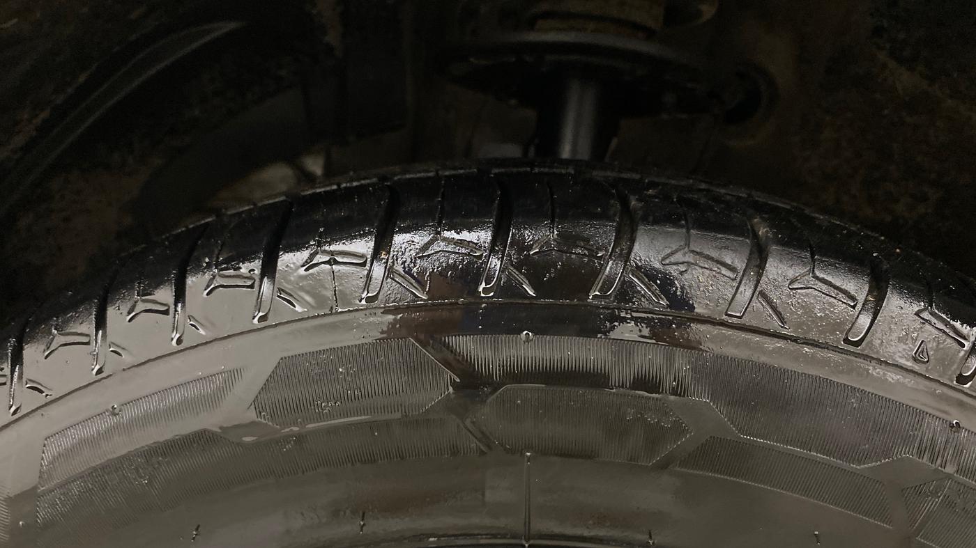 2021 Maruti XL6 ALPHA AT, Petrol, Automatic, 1,16,186 km, Left Front Tyre Tread