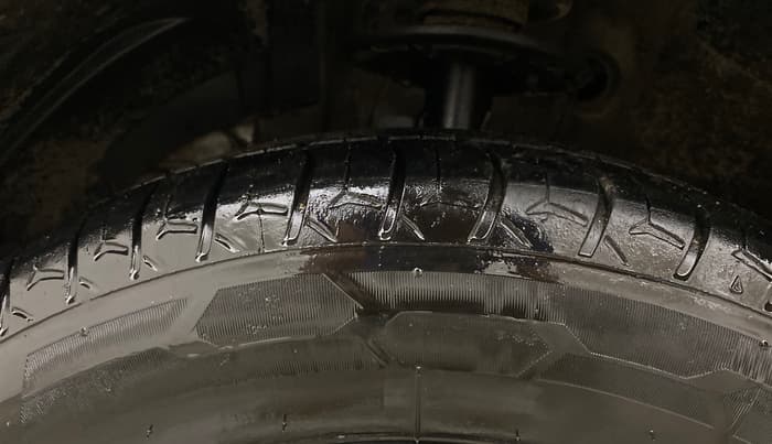 2021 Maruti XL6 ALPHA AT, Petrol, Automatic, 1,16,186 km, Left Front Tyre Tread
