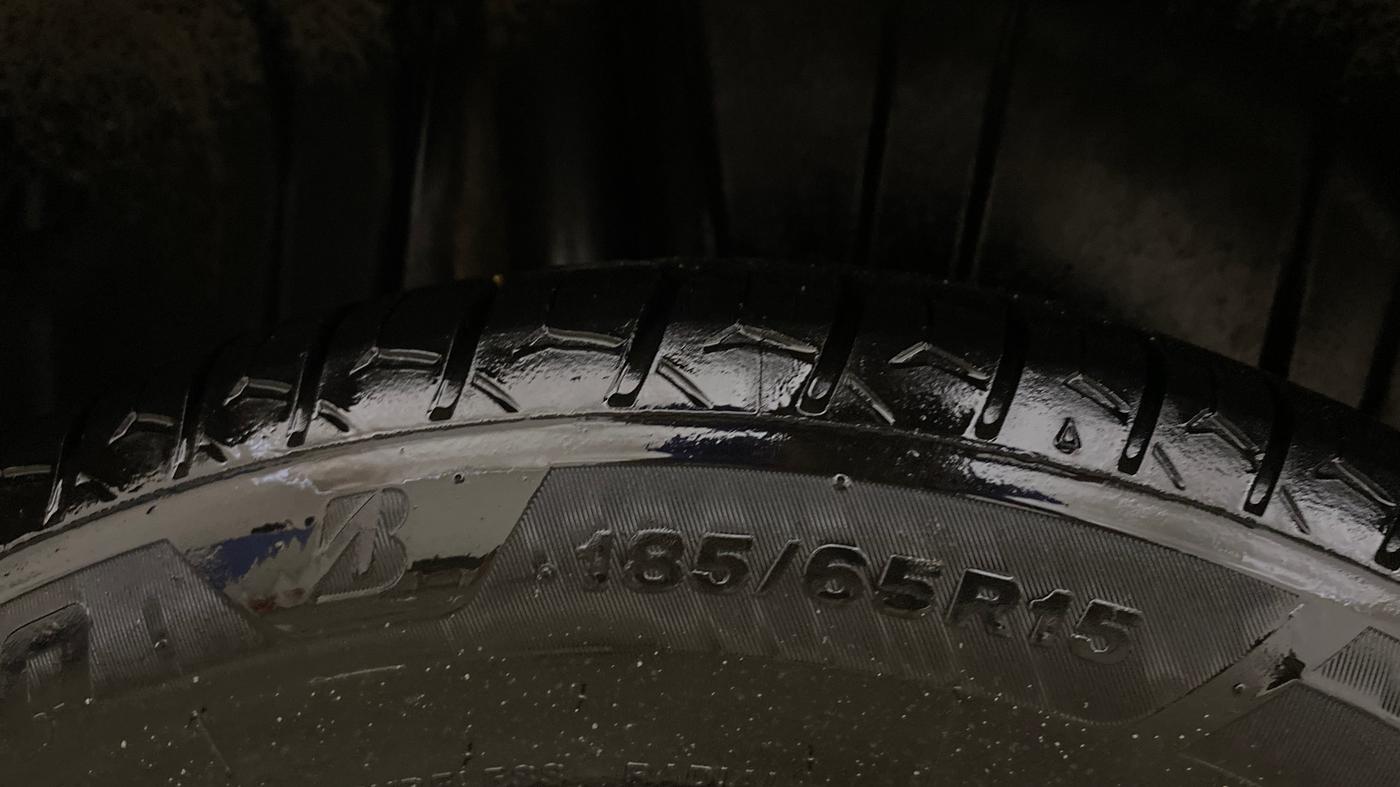 2021 Maruti XL6 ALPHA AT, Petrol, Automatic, 1,16,186 km, Right Rear Tyre Tread