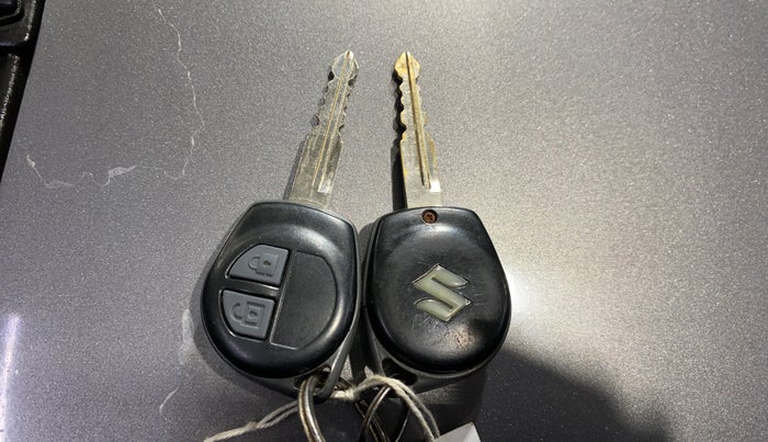 2016 Maruti Wagon R 1.0 VXI, Petrol, Manual, 70,951 km, Key Close Up