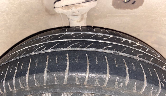 2016 Maruti Wagon R 1.0 VXI, Petrol, Manual, 70,951 km, Right Front Tyre Tread