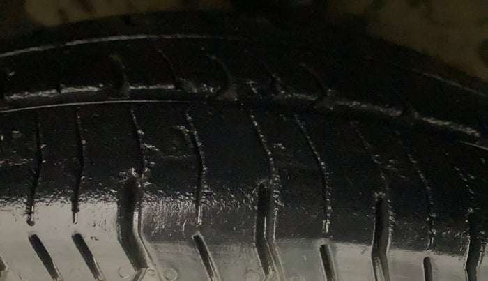 2012 Hyundai i10 ERA 1.1, Petrol, Manual, 67,395 km, Right Front Tyre Tread