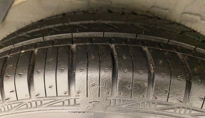 2012 Hyundai i20 MAGNA (O) 1.2, Petrol, Manual, 66,047 km, Right Rear Tyre Tread