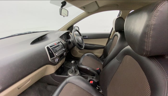 2012 Hyundai i20 MAGNA (O) 1.2, Petrol, Manual, 66,047 km, Right Side Front Door Cabin