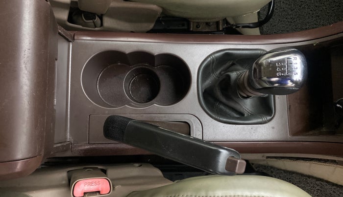 2014 Mahindra XUV500 W4, Diesel, Manual, 97,189 km, Gear Lever