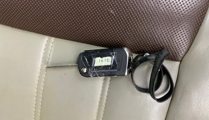 2014 Mahindra XUV500 W4, Diesel, Manual, 97,189 km, Key Close Up
