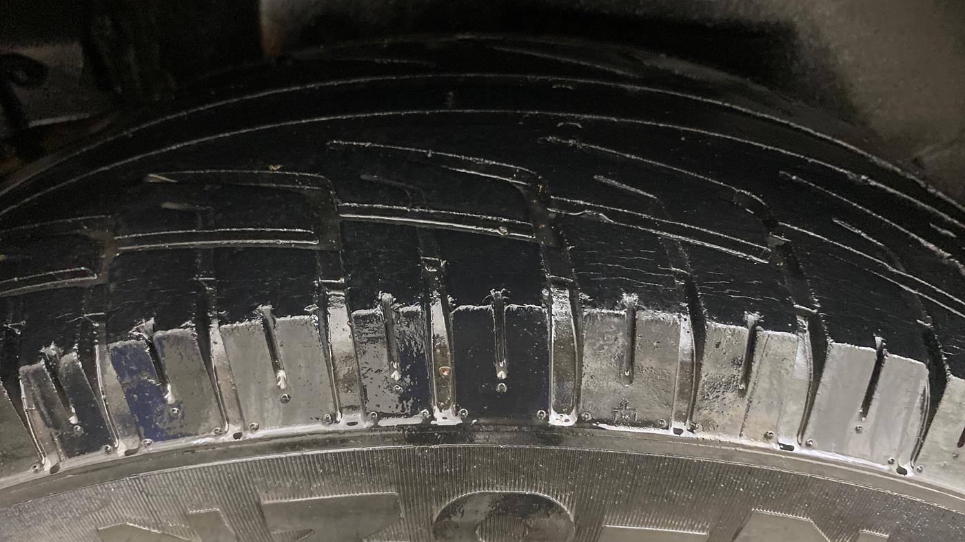 2014 Mahindra XUV500 W4, Diesel, Manual, 97,259 km, Right Rear Tyre Tread