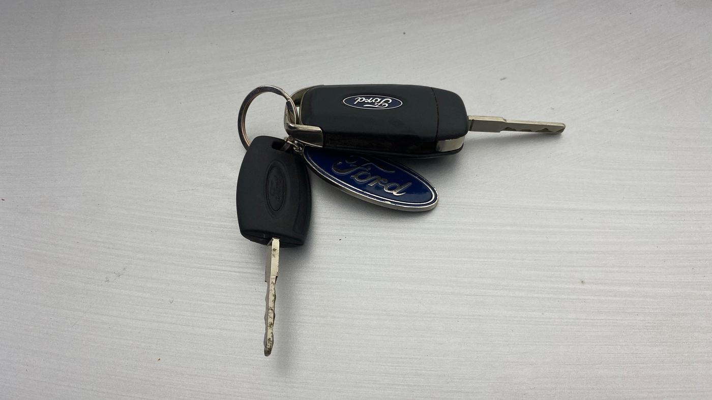 2015 Ford New Figo TREND 1.2 PETROL, Petrol, Manual, 29,990 km, Key Close Up