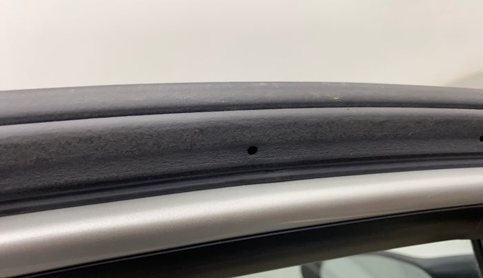 2013 Maruti Ertiga VXI, Petrol, Manual, 25,506 km, Front passenger door - Slight discoloration