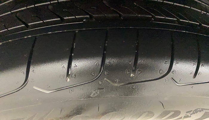 2020 MG HECTOR SHARP 1.5 DCT PETROL, Petrol, Automatic, 46,912 km, Right Rear Tyre Tread