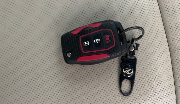 2019 Mahindra XUV300 W8 (O) 1.5 DIESEL, Diesel, Manual, 74,003 km, Key Close Up