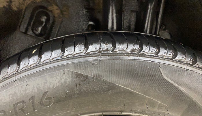 2020 Tata NEXON XZ PLUS (O) PETROL, Petrol, Manual, 61,283 km, Left Rear Tyre Tread