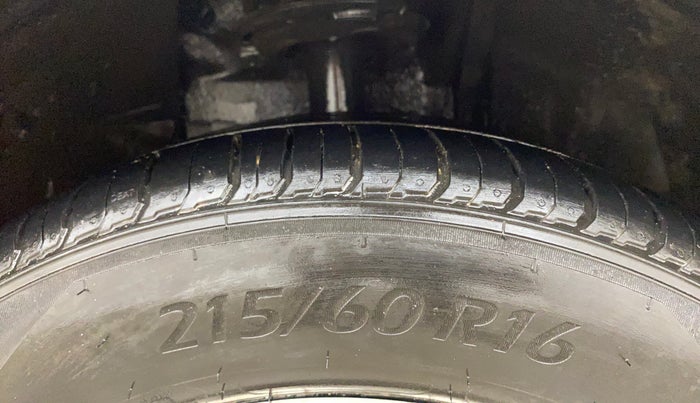 2020 Tata NEXON XZ PLUS (O) PETROL, Petrol, Manual, 61,283 km, Right Front Tyre Tread