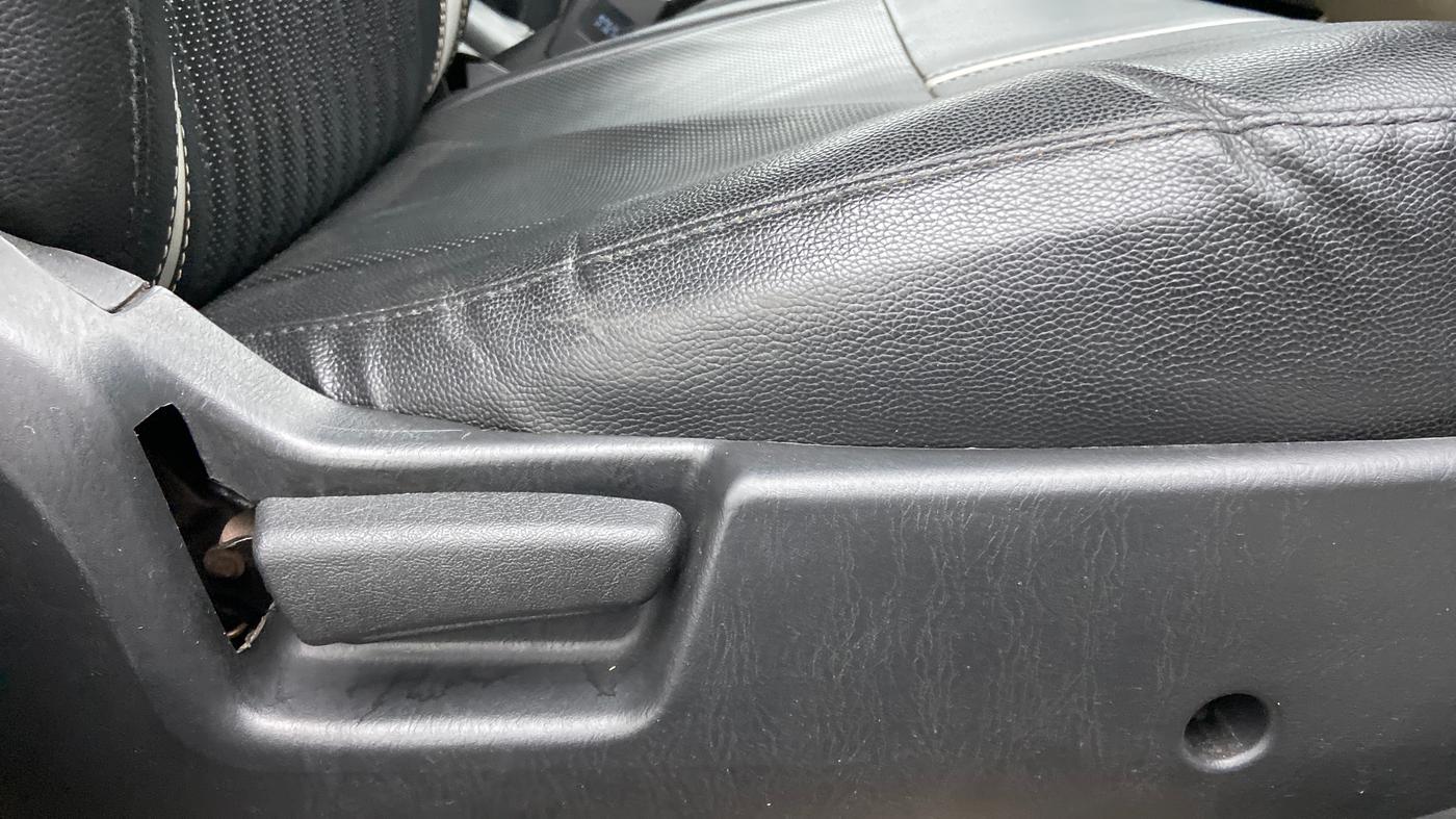 2019 Maruti Alto LXI OPT, Petrol, Manual, 47,830 km, Driver Side Adjustment Panel