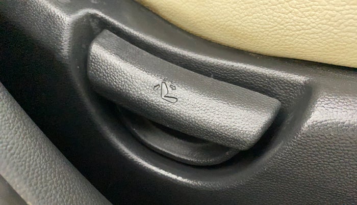 2013 Hyundai Grand i10 SPORTZ 1.2 KAPPA VTVT, Petrol, Manual, 1,11,648 km, Driver Side Adjustment Panel