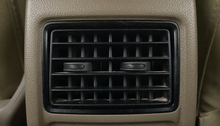 2012 Skoda Rapid AMBITION 1.6 TDI CR MT, Diesel, Manual, 85,438 km, Rear AC Vents