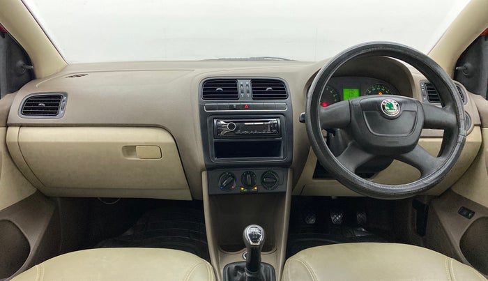 2012 Skoda Rapid AMBITION 1.6 TDI CR MT, Diesel, Manual, 85,438 km, Dashboard