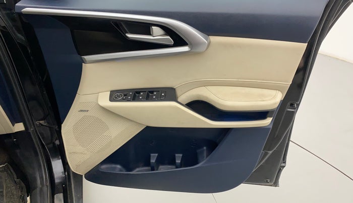 2022 KIA CARENS LUXURY PLUS 1.5 DIESEL 6 STR, Diesel, Manual, 65,871 km, Driver Side Door Panels Control