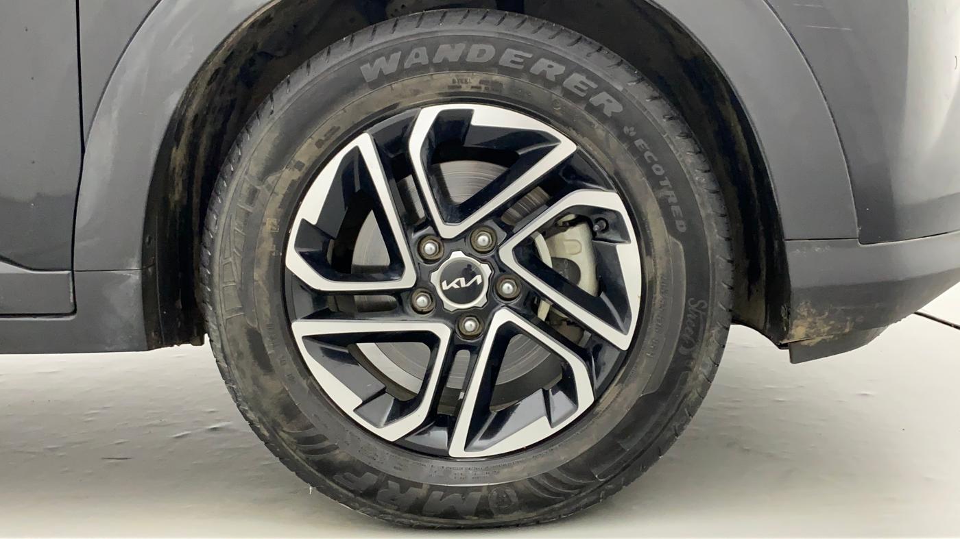 2022 KIA CARENS LUXURY PLUS 1.5 DIESEL 6 STR, Diesel, Manual, 65,871 km, Right Front Wheel