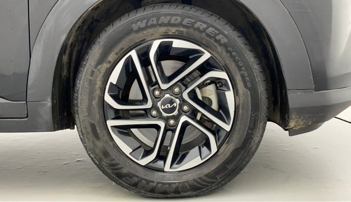 2022 KIA CARENS LUXURY PLUS 1.5 DIESEL 6 STR, Diesel, Manual, 65,871 km, Right Front Wheel