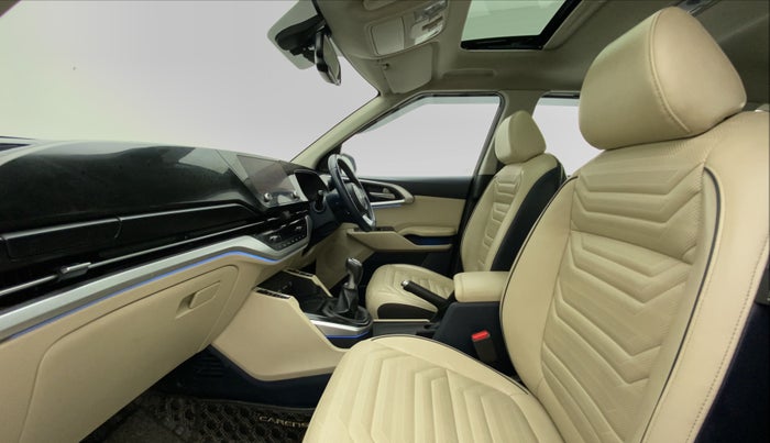2022 KIA CARENS LUXURY PLUS 1.5 DIESEL 6 STR, Diesel, Manual, 65,871 km, Right Side Front Door Cabin