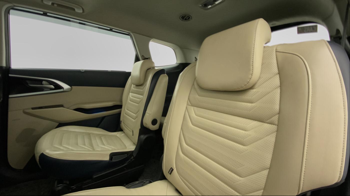 2022 KIA CARENS LUXURY PLUS 1.5 DIESEL 6 STR, Diesel, Manual, 65,871 km, Right Side Rear Door Cabin