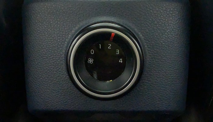 2022 KIA CARENS LUXURY PLUS 1.5 DIESEL 6 STR, Diesel, Manual, 65,871 km, Rear AC Temperature Control