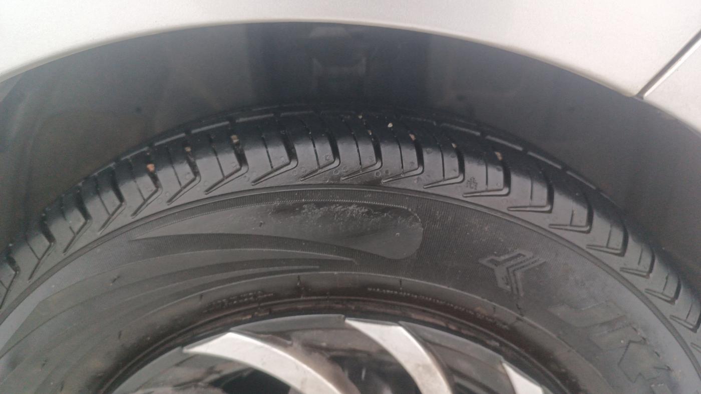 2017 Datsun Redi Go T (O), Petrol, Manual, 52,265 km, Right Front Tyre Tread