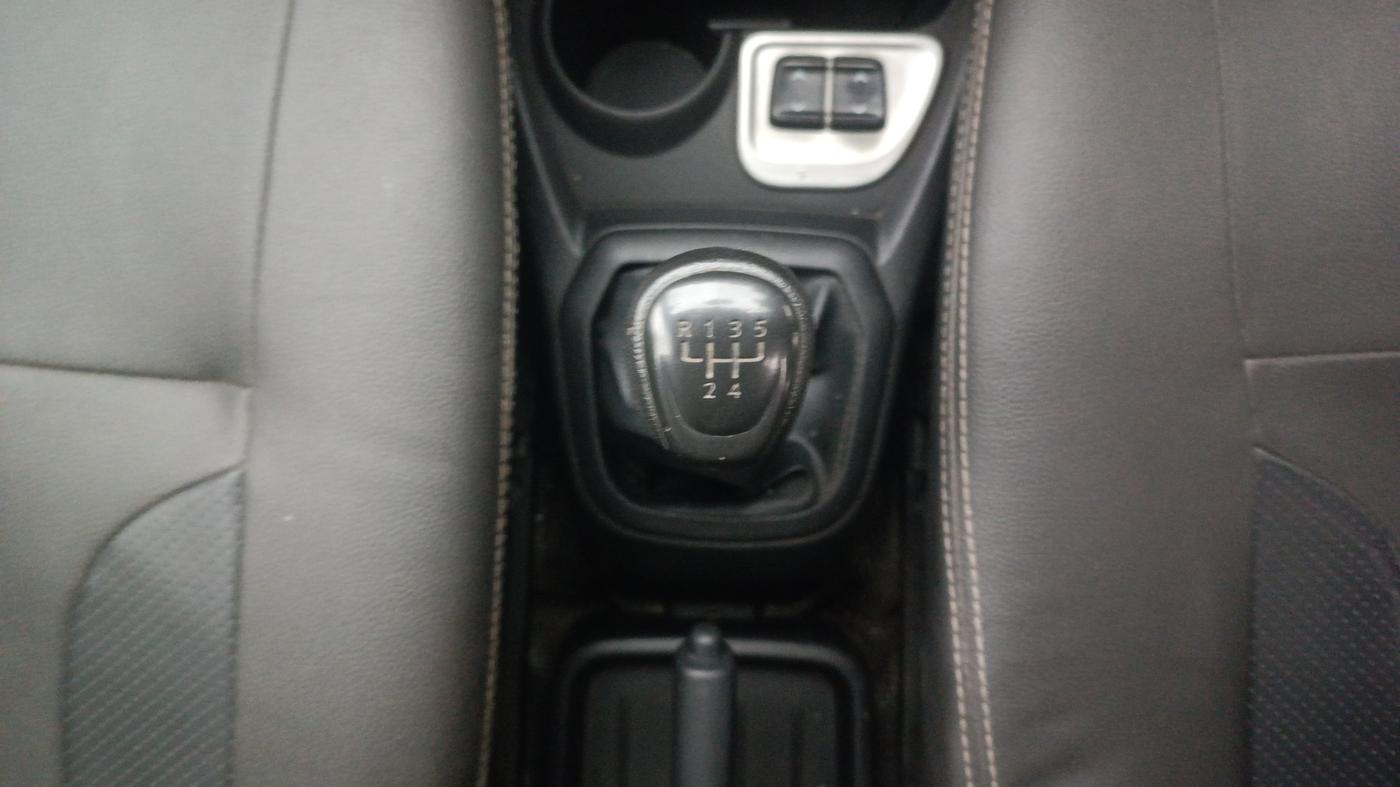 2017 Datsun Redi Go T (O), Petrol, Manual, 52,265 km, Gear Lever