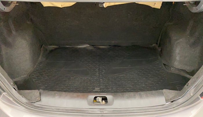 2014 Maruti Swift Dzire VXI, Petrol, Manual, 43,281 km, Boot Inside