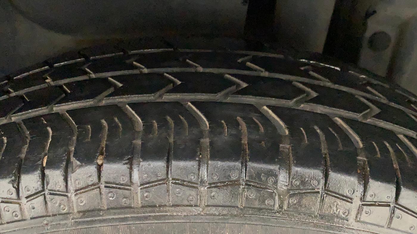 2014 Maruti Swift Dzire VXI, Petrol, Manual, 43,281 km, Left Front Tyre Tread