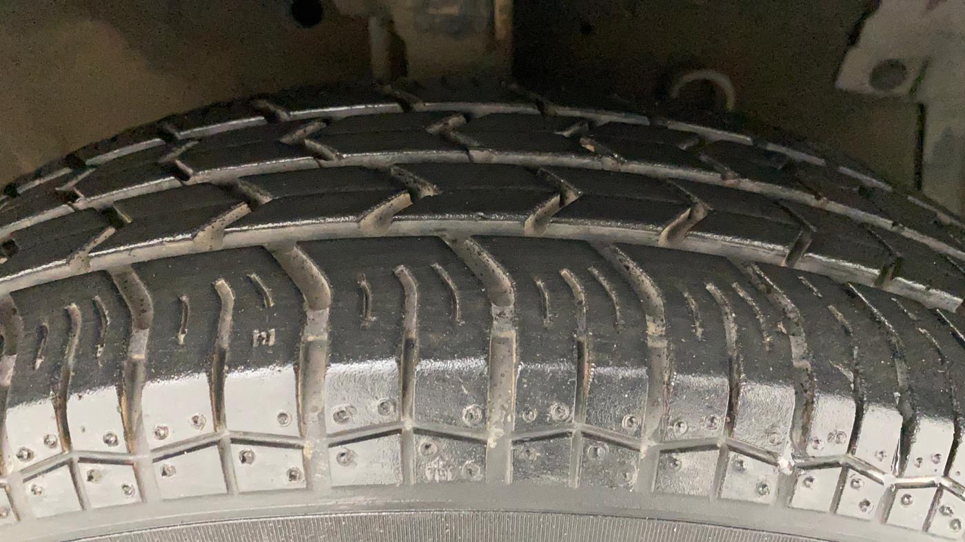 2014 Maruti Swift Dzire VXI, Petrol, Manual, 43,281 km, Right Front Tyre Tread