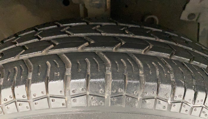 2014 Maruti Swift Dzire VXI, Petrol, Manual, 43,281 km, Right Front Tyre Tread