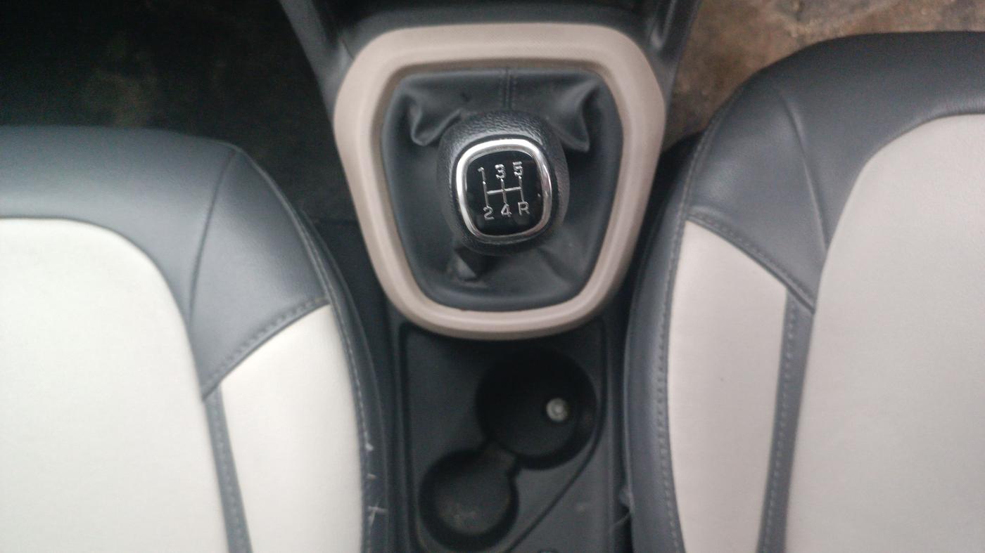 2016 Hyundai Grand i10 SPORTZ 1.2 KAPPA VTVT, Petrol, Manual, 57,334 km, Gear Lever