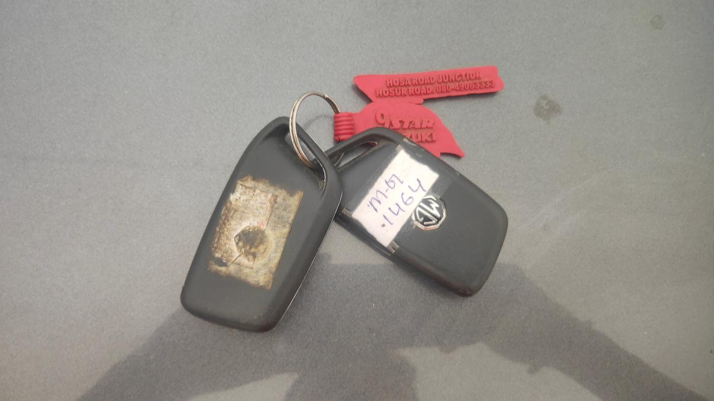 2022 MG HECTOR SHARP 1.5 PETROL CVT, Petrol, Automatic, 27,929 km, Key Close Up