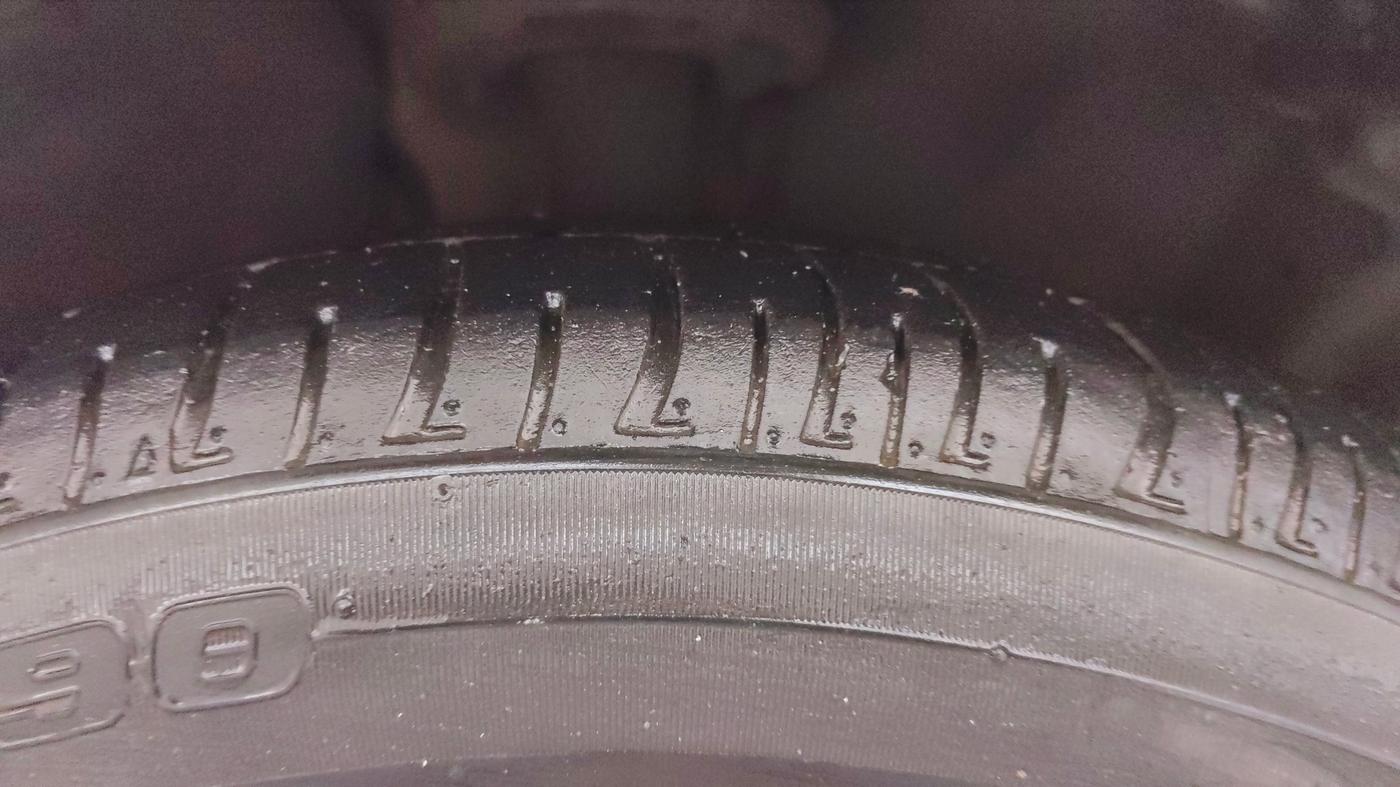 2015 Ford Ecosport TITANIUM 1.5L PETROL AT, Petrol, Automatic, 76,348 km, Right Front Tyre Tread