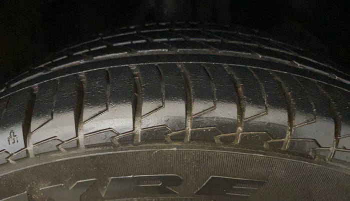 2018 Maruti Baleno ALPHA PETROL 1.2, Petrol, Manual, 27,219 km, Right Front Tyre Tread