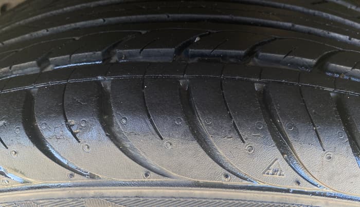 2018 Ford Figo Aspire TITANIUM 1.2 PETROL, Petrol, Manual, 88,093 km, Left Rear Tyre Tread