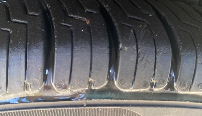 2018 Ford Figo Aspire TITANIUM 1.2 PETROL, Petrol, Manual, 88,093 km, Right Front Tyre Tread