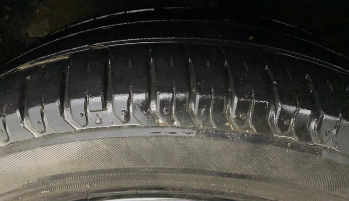 2020 Maruti XL6 ZETA MT, Petrol, Manual, 42,065 km, Left Front Tyre Tread